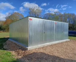 Garaj de tablă 6x5m, porți cu încuietoare FAB