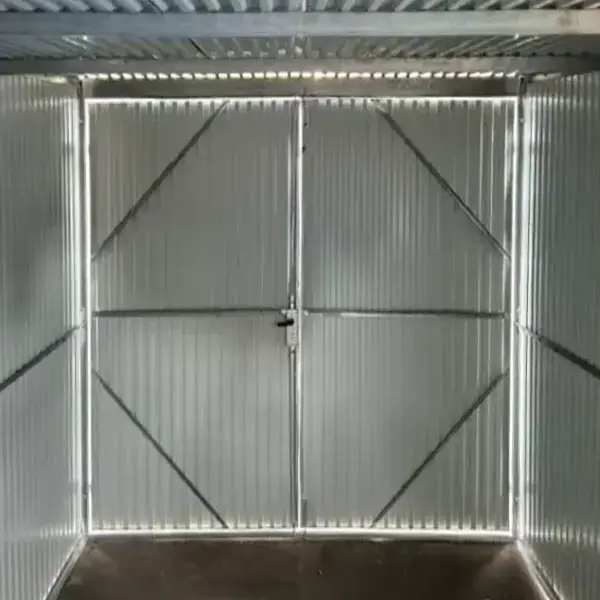 Structură zincată pentru garaj de 2x3 m, cu pantă spre spate