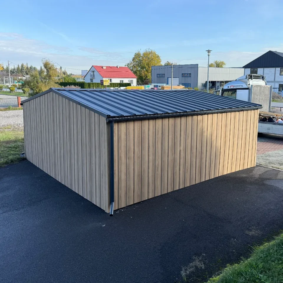 Garaj metalic dublu 6x6m cu acoperis in doua pante stejar Winchester si grafit mat