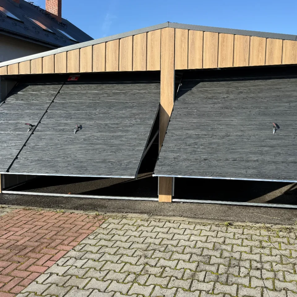 Garaj metalic dublu 6x6m cu acoperis in doua pante stejar Winchester si grafit mat